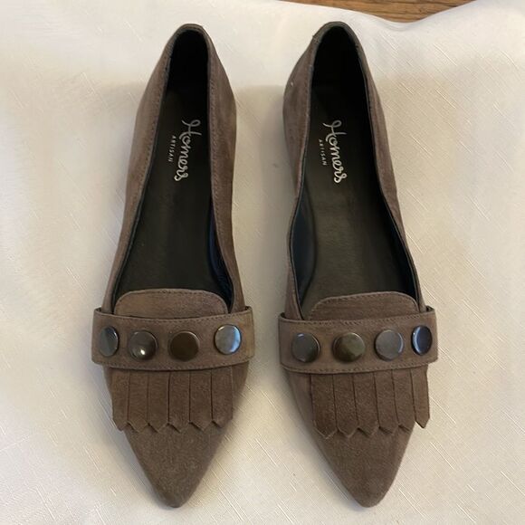 HOMERS TAUPE SUEDE KILTY AND STUD DETAIL FLATS. NEW. - Picture 3 of 8